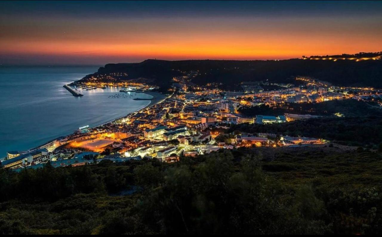 Axenic Retreat - Panoramic Ocean View, Sleeps 4, Ensuite Bathroom, New Redesign Sesimbra Luaran gambar