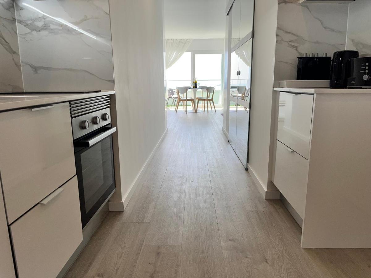 Axenic Retreat - Panoramic Ocean View, Sleeps 4, Ensuite Bathroom, New Redesign Sesimbra Luaran gambar