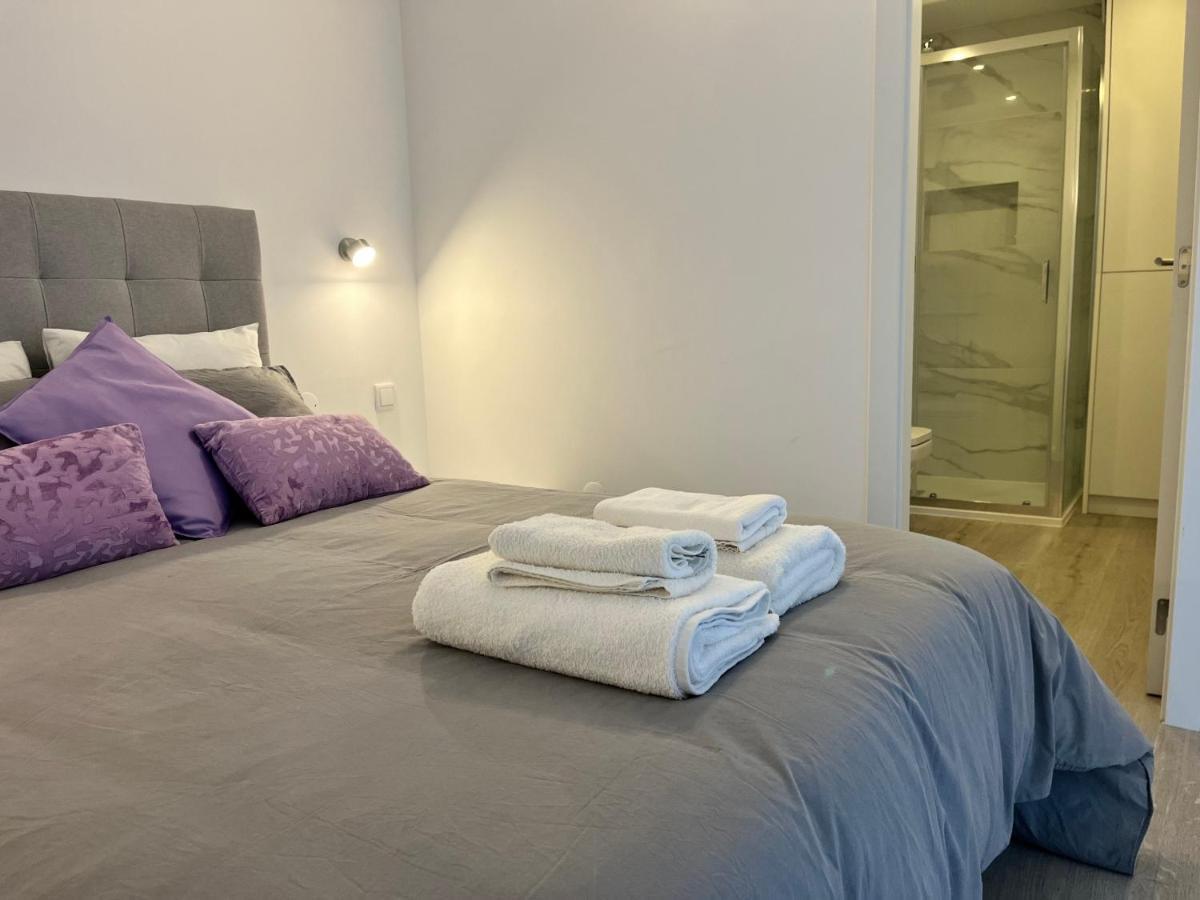 Axenic Retreat - Panoramic Ocean View, Sleeps 4, Ensuite Bathroom, New Redesign Sesimbra Luaran gambar